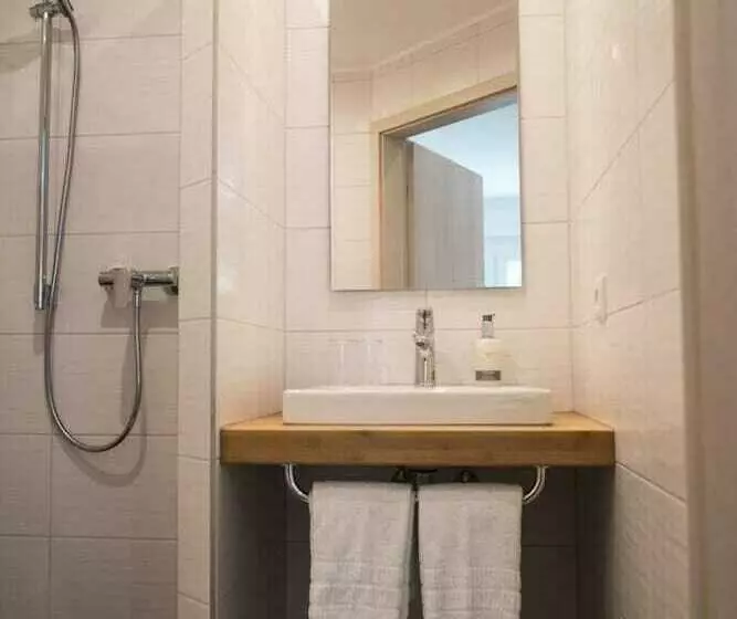 Hotelli Haus Am Berg