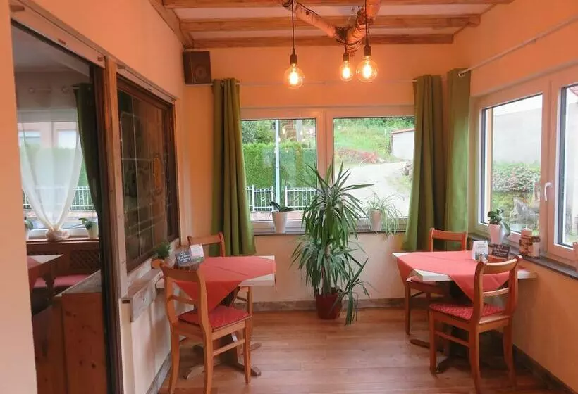 Hotelli Haus Am Berg