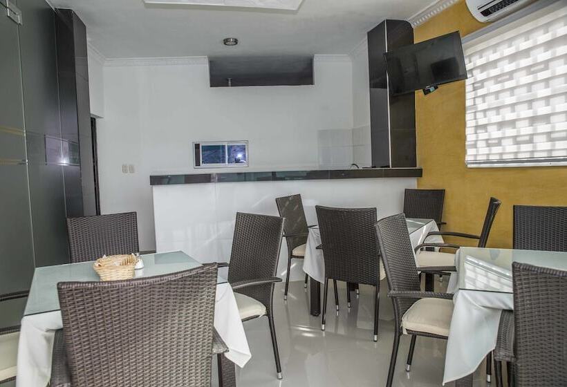 فندق Large Beach