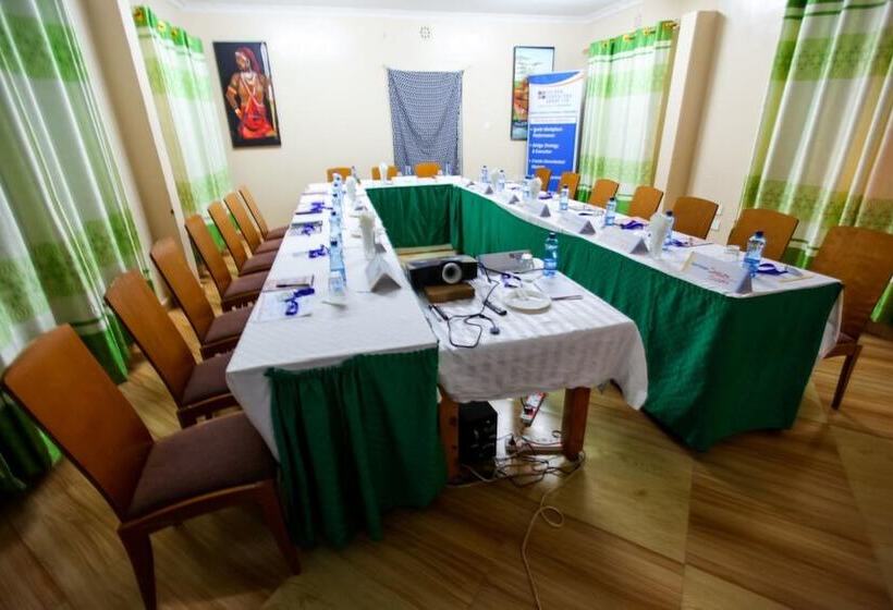 هتل Maya Gardens Sagana