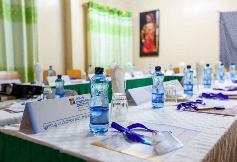 هتل Maya Gardens Sagana