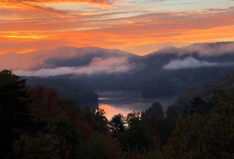 Light`s Mountain Lake Overlook