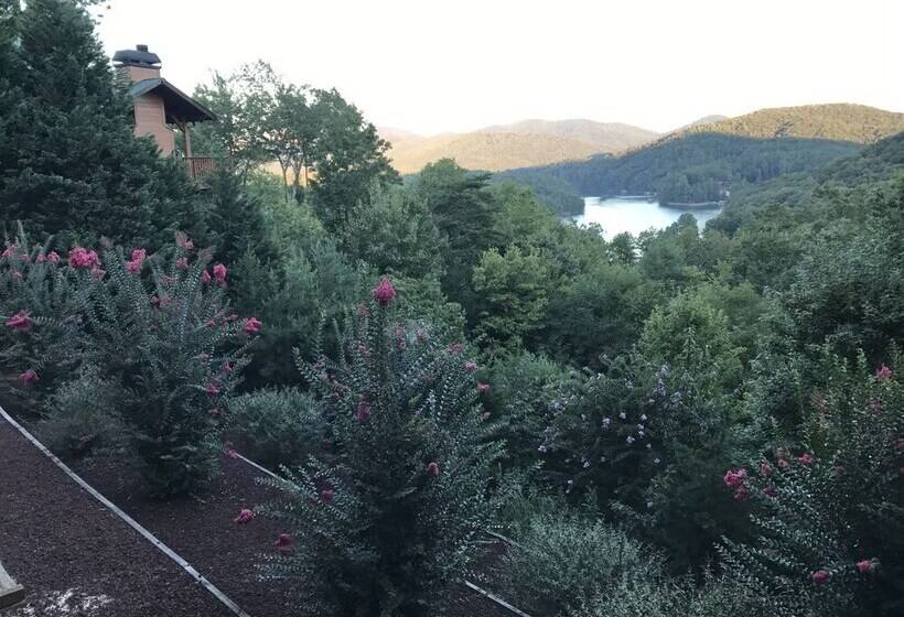 Light`s Mountain Lake Overlook