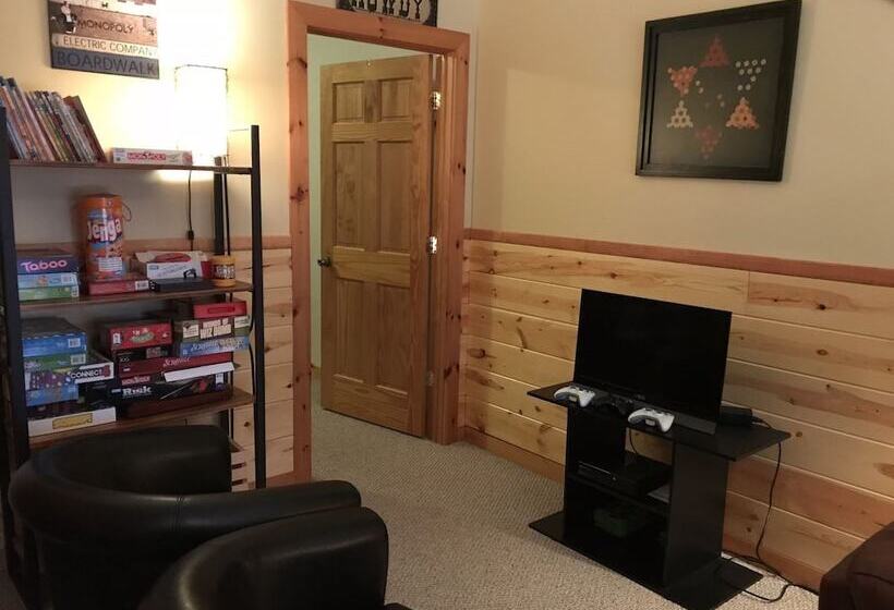 Light`s Mountain Lake Overlook