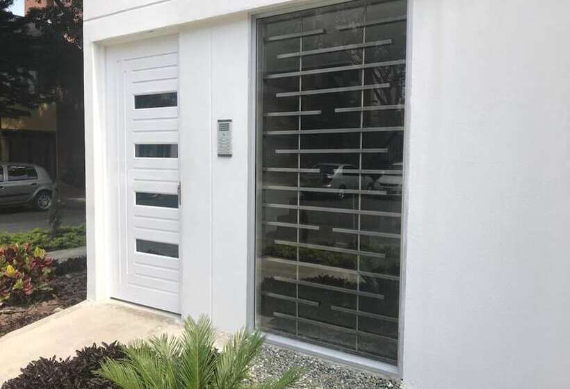 Aparta Hotel Santana