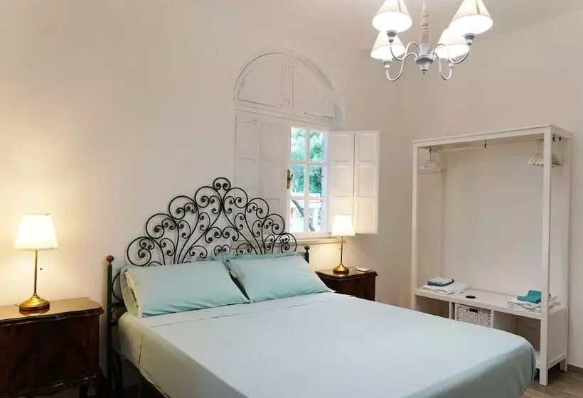 Aamiaismajoitus (B&B) La Maison Blanche