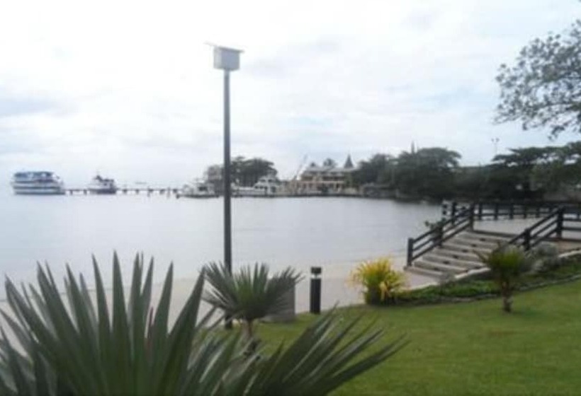 تختخواب و صبحانه La Vie Est Belle Trinidad