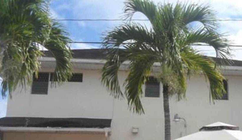 تختخواب و صبحانه La Vie Est Belle Trinidad