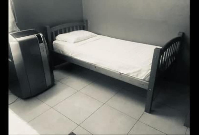 تختخواب و صبحانه La Vie Est Belle Trinidad