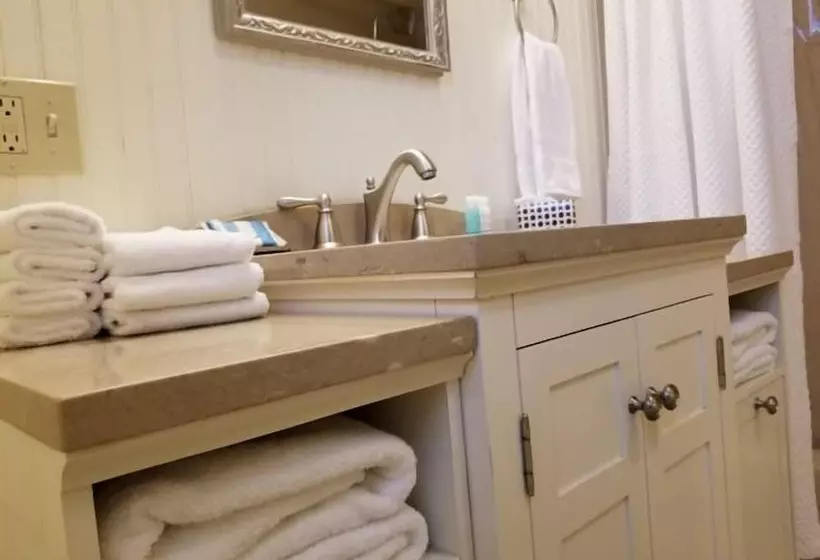 China Creek Cottages