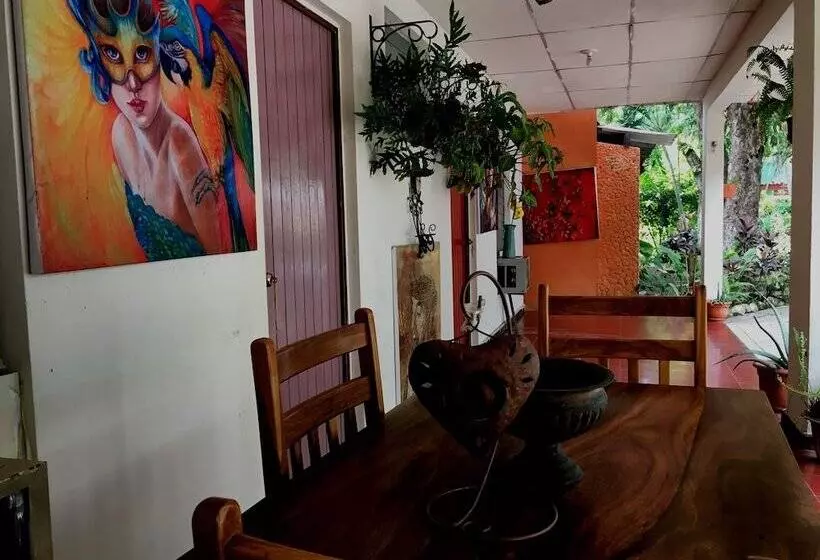 مسافرخانه Trópico Mágico