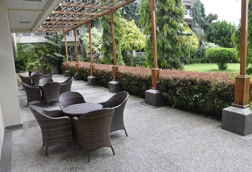 هتل Brovad Masaka