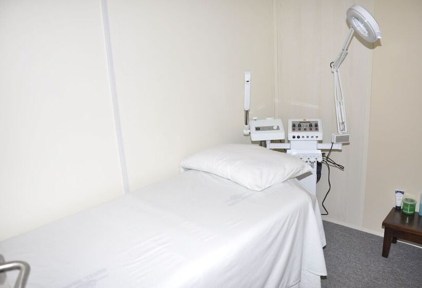 هتل Brovad Masaka