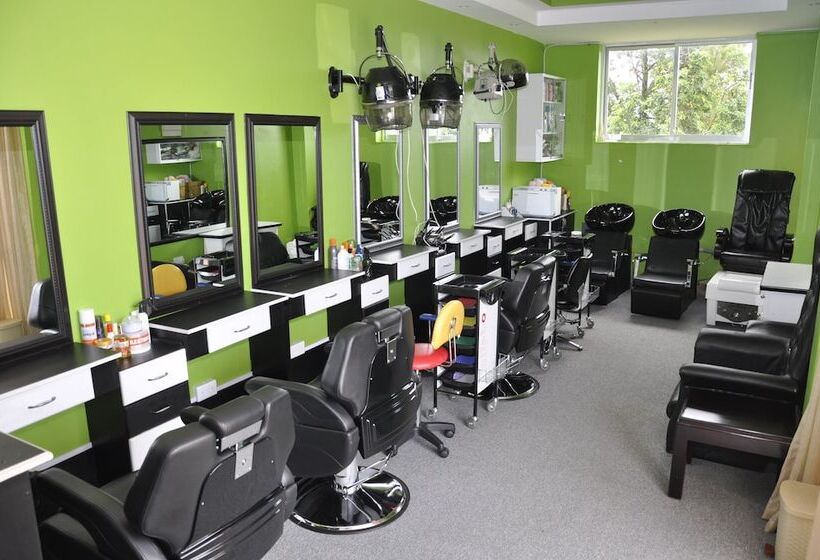 هتل Brovad Masaka