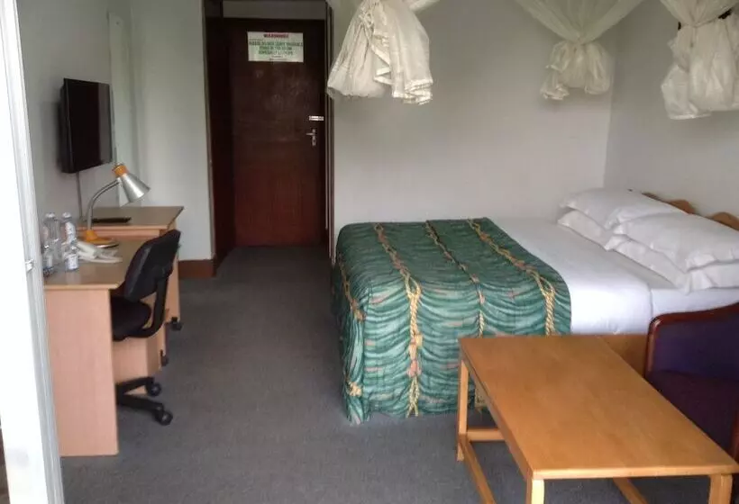 هتل Brovad Masaka