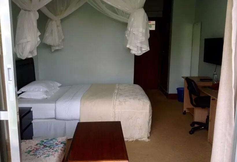 هتل Brovad Masaka