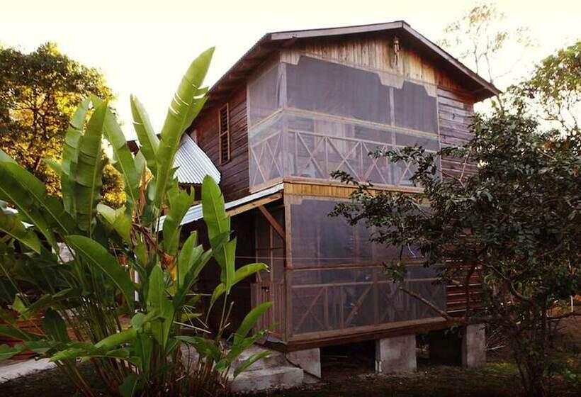 هتل Camp Cabarita