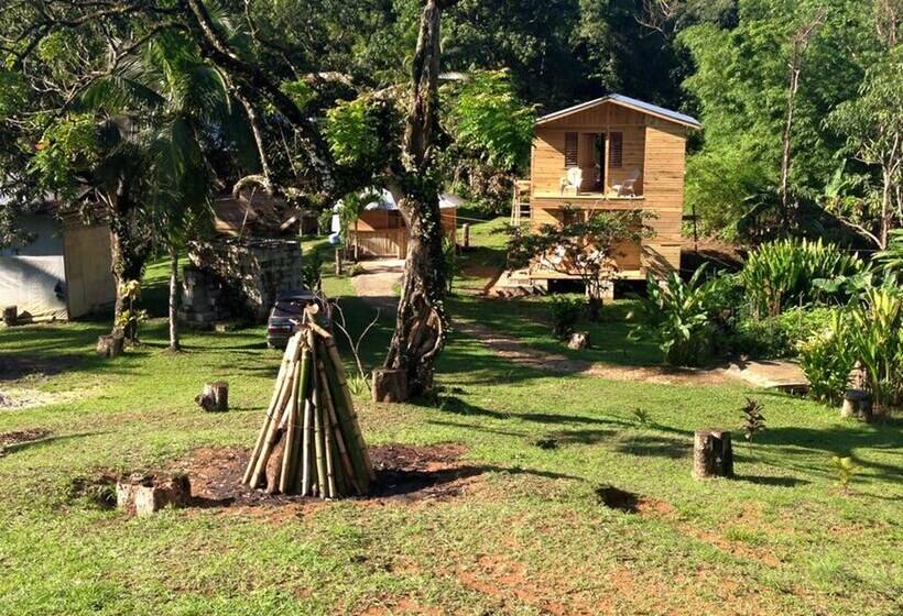 هتل Camp Cabarita