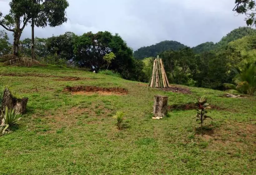 هتل Camp Cabarita