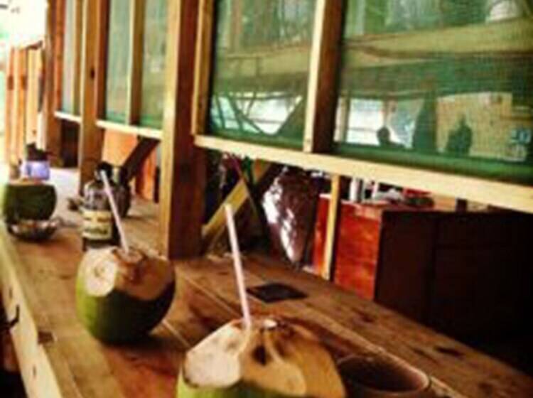 هتل Camp Cabarita