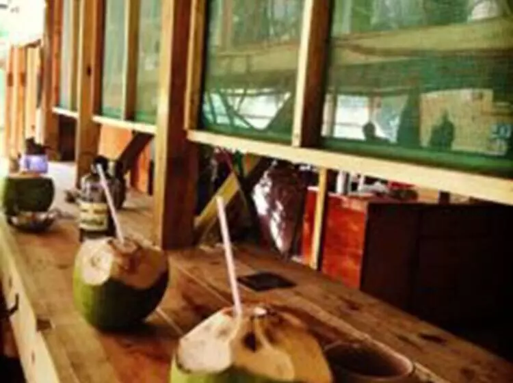 هتل Camp Cabarita