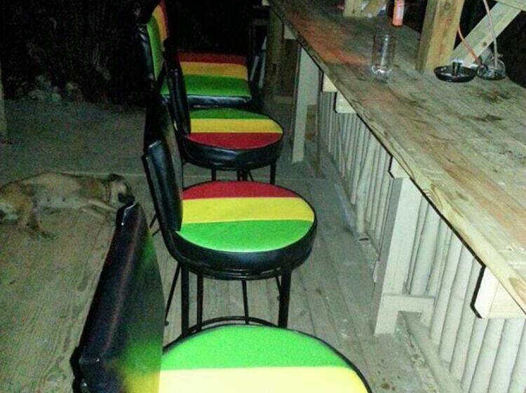 هتل Camp Cabarita