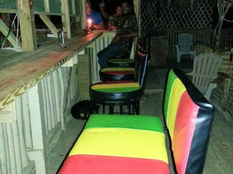 هتل Camp Cabarita