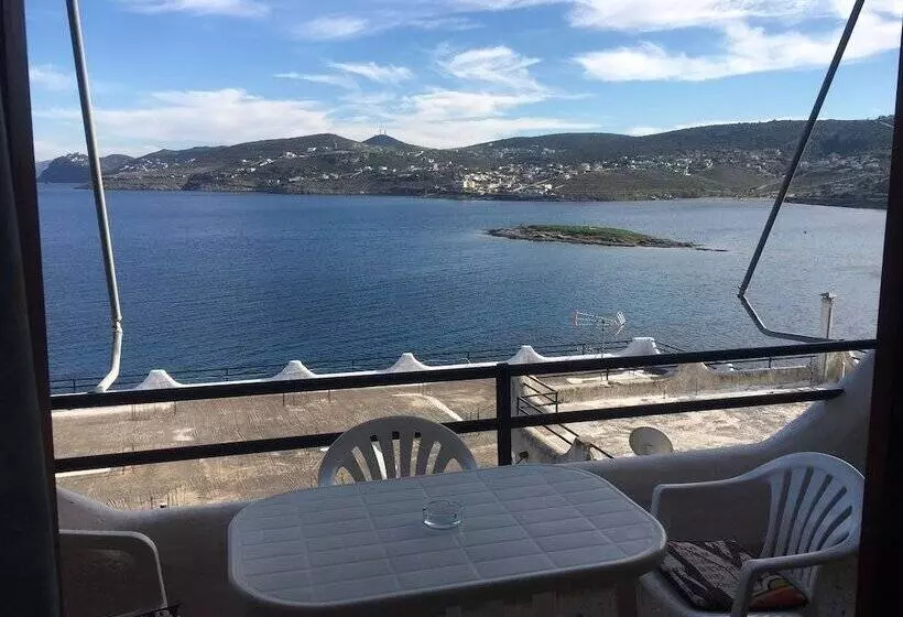 Hotelli Daskalio Resort Adamis