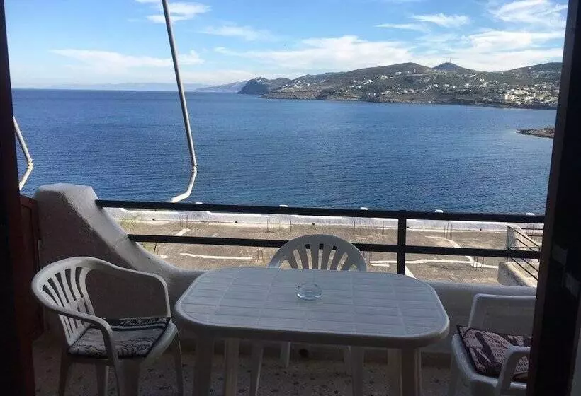 Hotelli Daskalio Resort Adamis