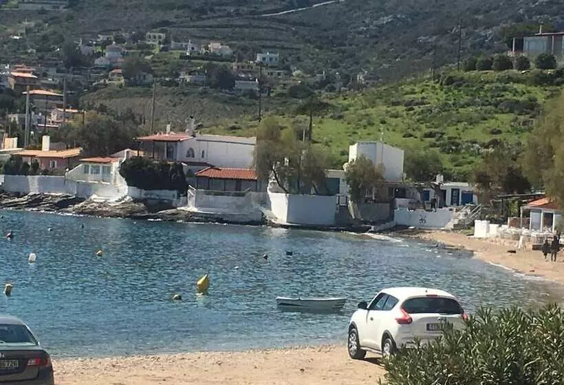 Hotelli Daskalio Resort Adamis