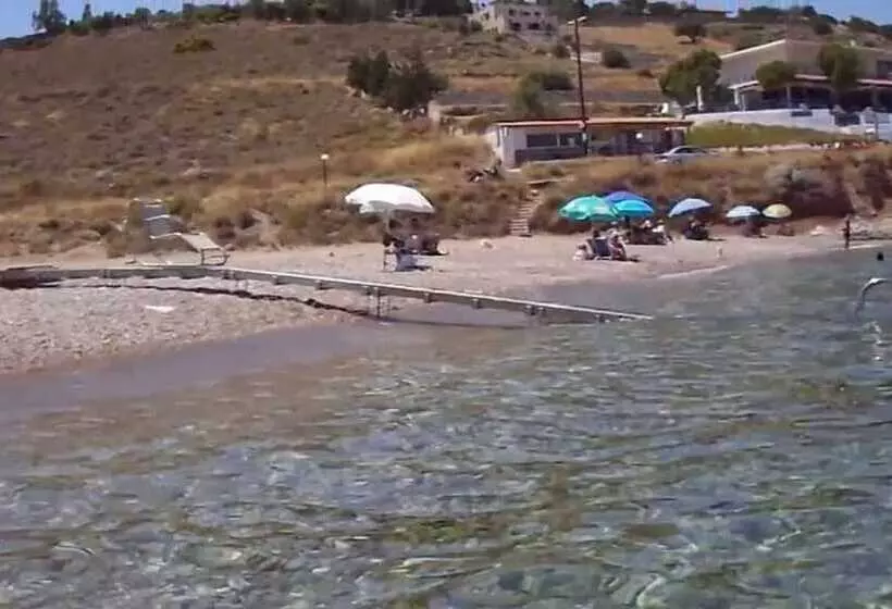 Hotelli Daskalio Resort Adamis