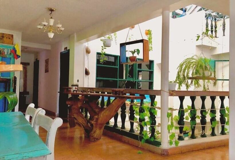 Hotel Hostel La Rosa Nautica