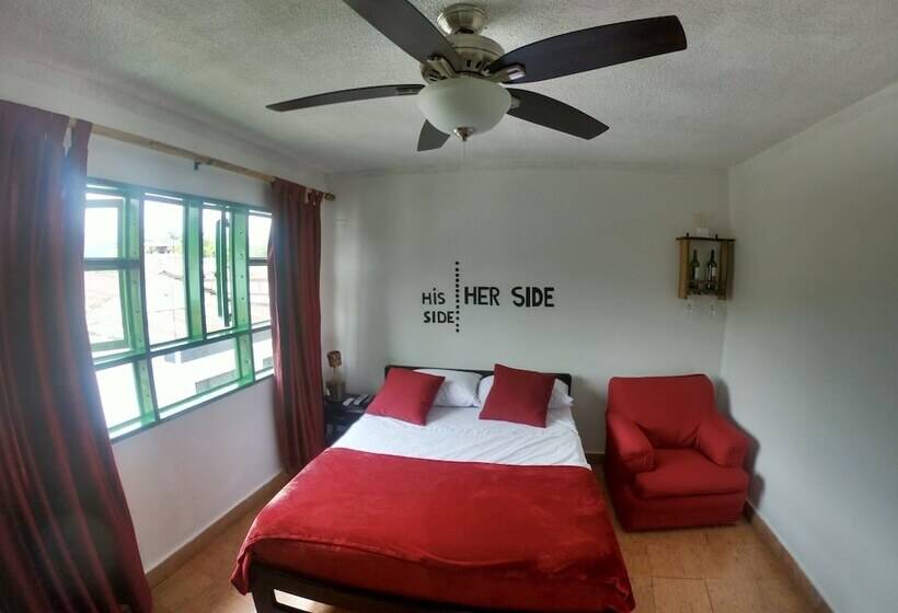 Hotel Hostel La Rosa Nautica