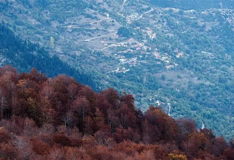 ホテル Koutsikouris