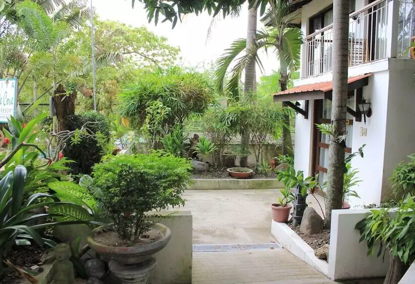 Hotelli Laiya White Cove Beach Resort