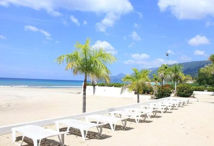 Hotelli Laiya White Cove Beach Resort