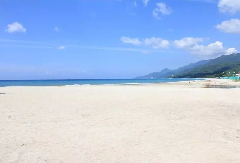 Hotelli Laiya White Cove Beach Resort