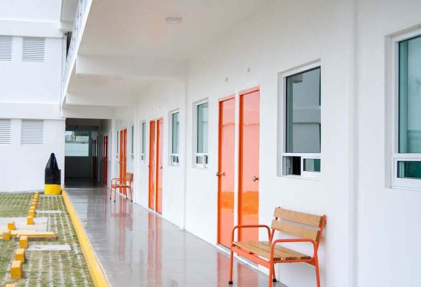 酒店 Los Pinos Express