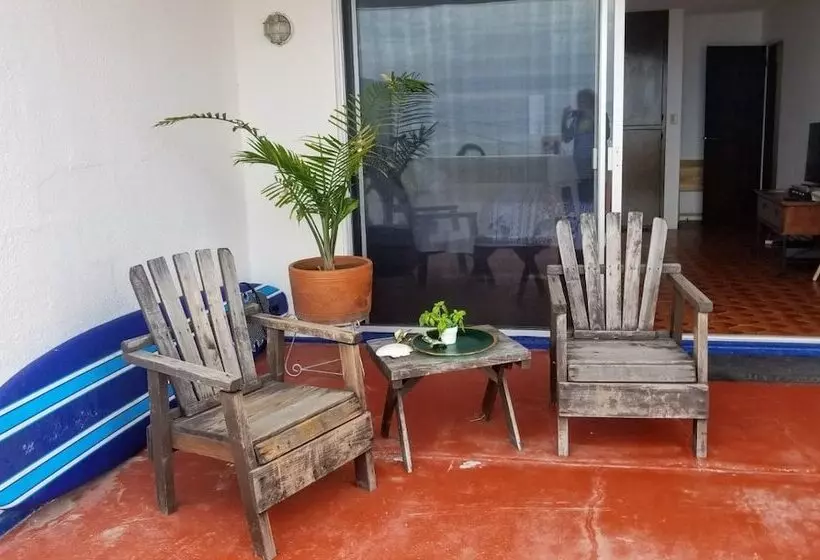 ペンション Baja Bed & Breakfast