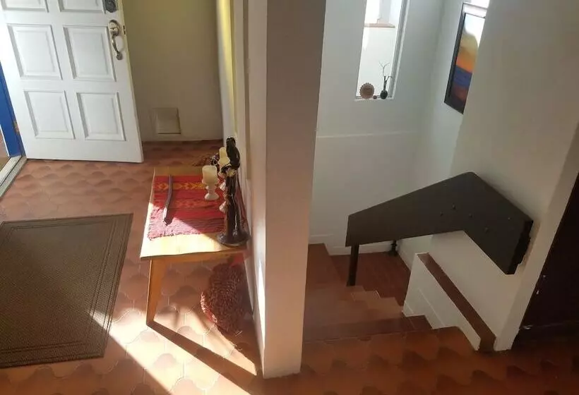 ペンション Baja Bed & Breakfast
