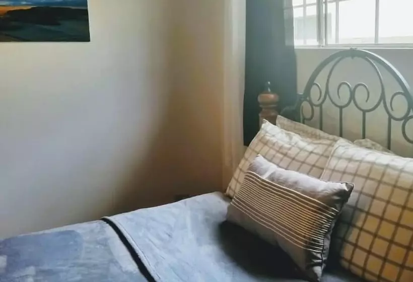 ペンション Baja Bed & Breakfast