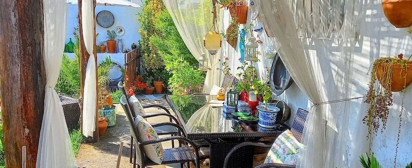 Пансион Beach House Babylon