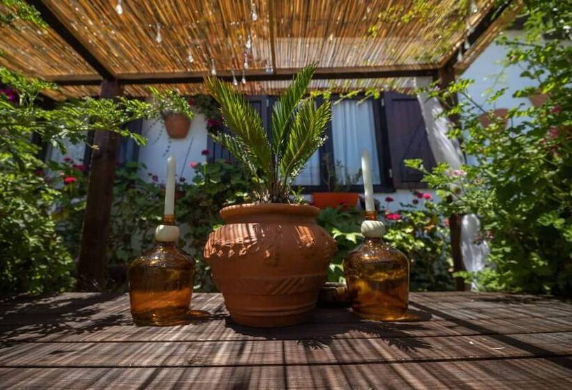 Пансион Beach House Babylon