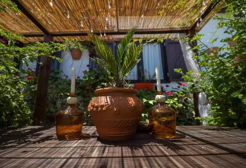 Majatalo Beach House Babylon