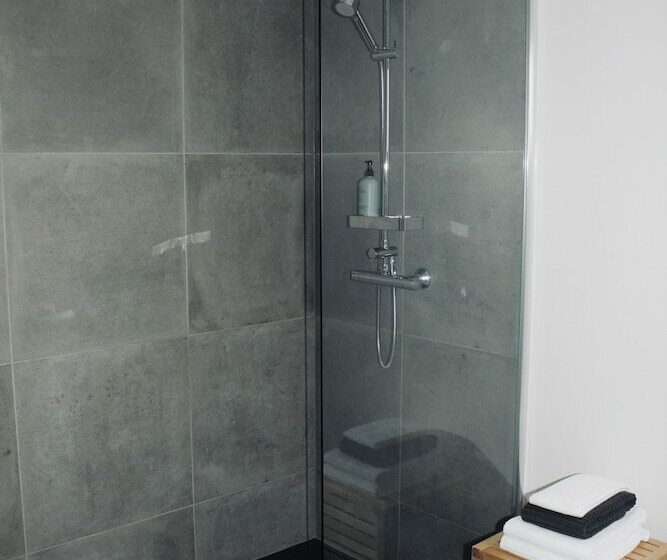 پانسیون Istay Cottages