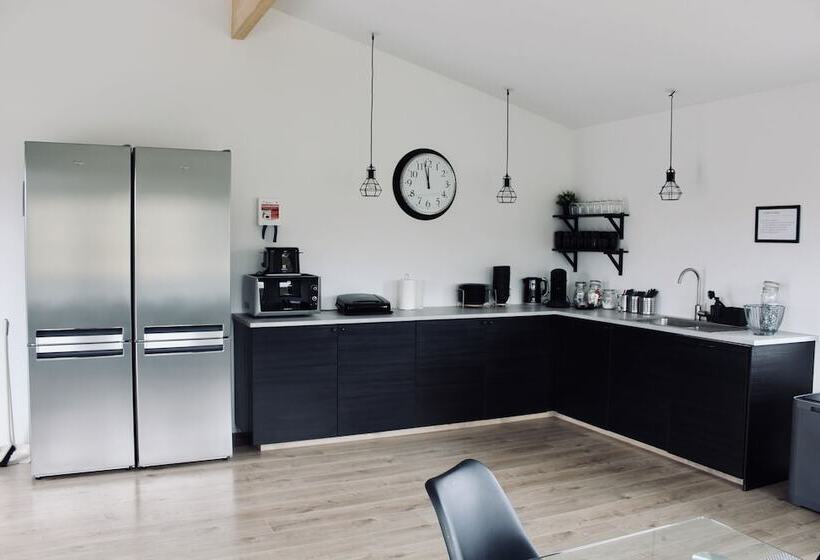 پانسیون Istay Cottages