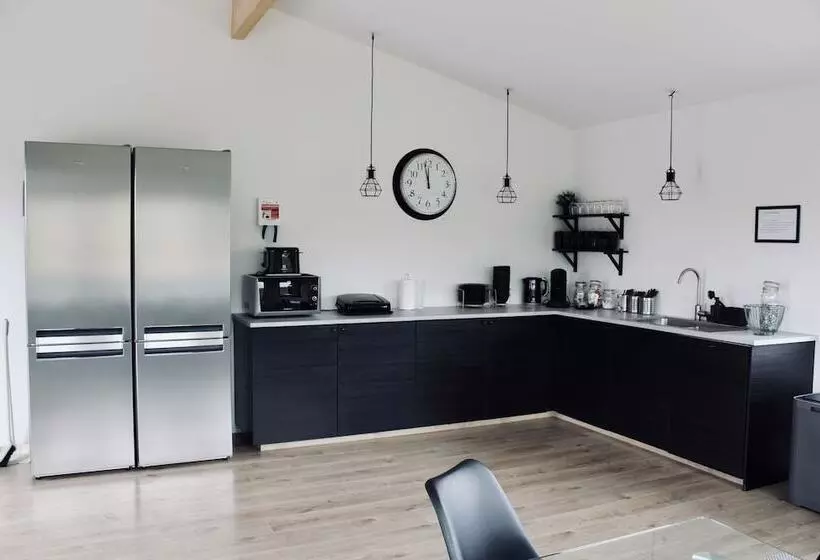 پانسیون Istay Cottages