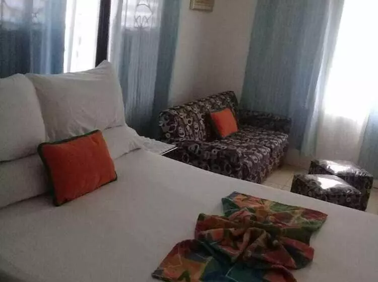 پانسیون Palm Tree Guest House