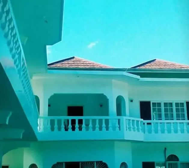 پانسیون Palm Tree Guest House