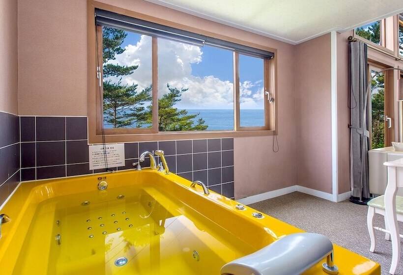 Taean Solmi Label Pension